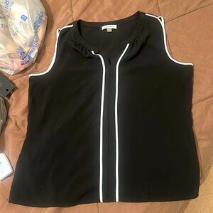 Calvin Klein sleeveless Lg dress shirt